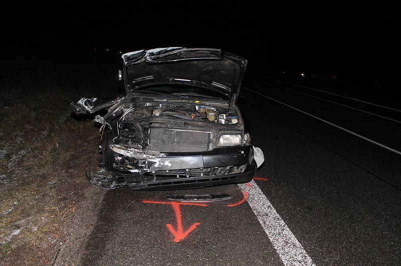 Stopka ho nezajímala, na hlavní se srazil s audi. Řidič skončil v nemocnici