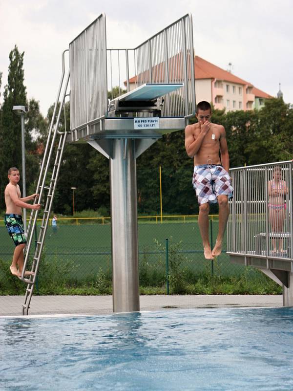 Hodonínské koupalistě patřilo Letnímu dnu zdraví. Zasahovali i vodní záchranáři z Nových mlýnů.