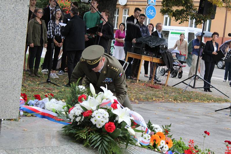 Pietní akt v Hodoníně u příležitosti osmdesáti let od úmrtí prvního československého prezidenta Tomáše Garrigua Masaryka.