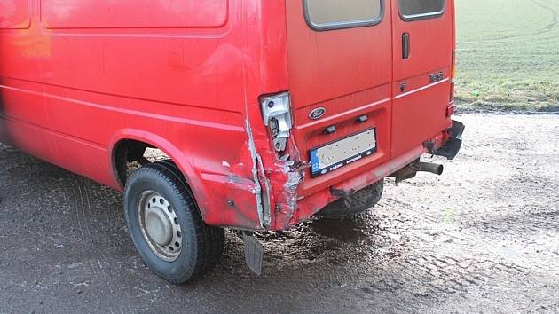 Nehoda osobního auta a dodávky mezi Jestřabicemi a městskou částí Kyjova - Bohuslavicemi.