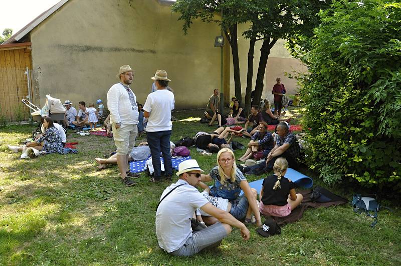 Kroje, lidové písně i tance přilákaly na tradiční Horňácké slavnosti do Velké nad Veličkou stovky lidí.