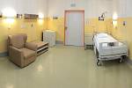 Nadstandardní jednolůžkový pokoj pro pacienty kyjovské nemocnice na oddělení ORL.