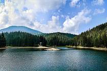 Jezero Synevir.