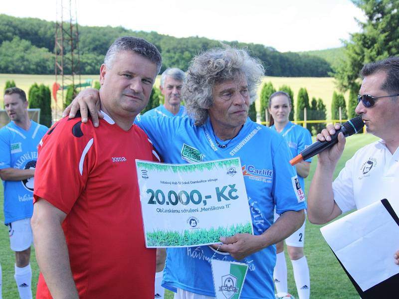 Fotbalisté Dambořic o víkendu oslavili výročí osmdesáti let založení klubu. Hlavním bodem oslav bylo utkání staré gardy Sokola proti Menšíkově jedenáctce.