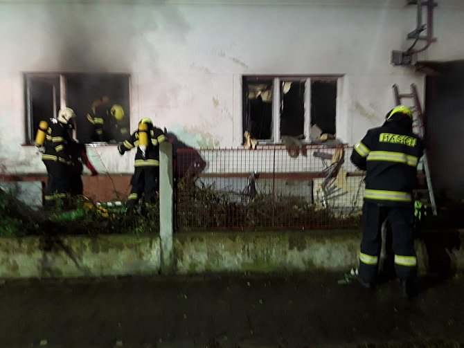 Páteční požár ve Veselí nad Moravou, při kterém zahynul muž.