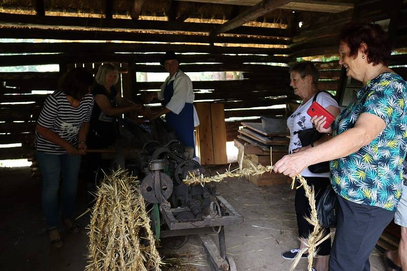 Dožínky ve skanzenu jsou ve Strážnici již tradiční folklorní akcí.