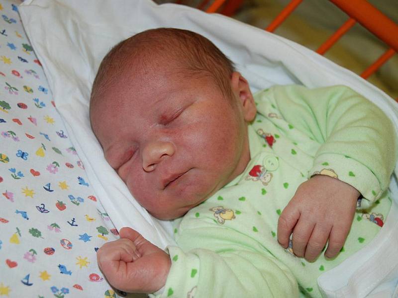 Adam Slezar, 53 cm, 4,1 kg, 20. ledna 2010, Ratíškovice