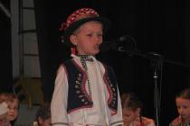 Na nedělní odpoledne obléklo čtyřiadvacet dětí horňácký kroj. Poté zazpívaly na kulturním domě ve Velké nad Veličkou. Šest z nich postoupilo do oblastního kola ve Vacenovicích, kde se utkají o titul nejlepšího zpěváčka Slovácka.