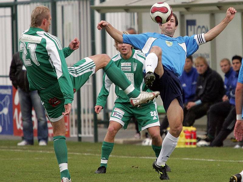 Třetí porážku v řadě utržili fotbalisté Mutěnic. V Brně s Bystrcí prohráli těsně 0:1, když o tříbodovém zisku pro domácí Dostu rozhodl v závěu zápasu obránce Daniel Břežný.