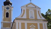 V hodonínském kostele svatého Vavřince sloužil v neděli ráno děkan Josef Zouhar bohoslužbu za všechny, které postihlo čtvrteční řádění tornáda.