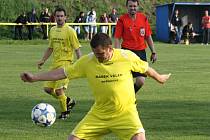 Fotbalisté Kozojídek doma přehráli Sobůlky 5:0. Jednu z branek vstřelil zkušený stoper Dalibor Gloza (na snímku).