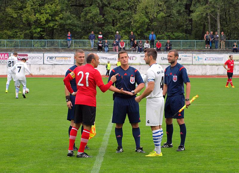 Fotbalisté Hodonína (v červených dresech) hráli v sedmém kole MSFL s brněnskou Líšní bez branek.