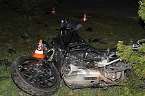 Motorka dvaatřicetiletého muže, který po nehodě u Kozojídek zemřel.