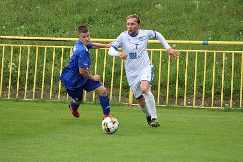 Fotbalisté Rohatce (v bílém) porazili 11:1 Valtice.