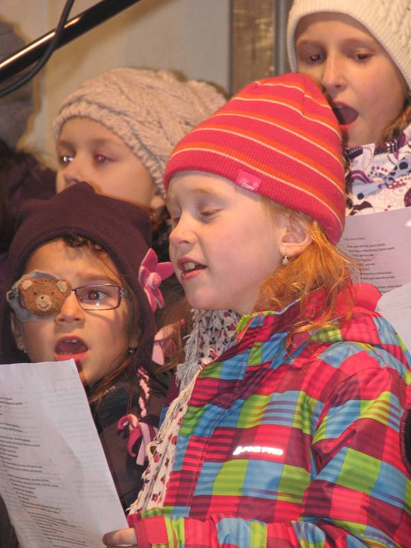Koledy v Hodoníně zazpíval dětský pěvecký sbor Crescendo.