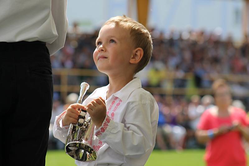 V Ratíškovicích se konal jubilejní 50. ročník mezinárodního festivalu dechových hudeb. Vystoupilo hned dvanáct kapel, na začátku sobotního odpoledního programu Mistříňanka a Stříbrňanka.