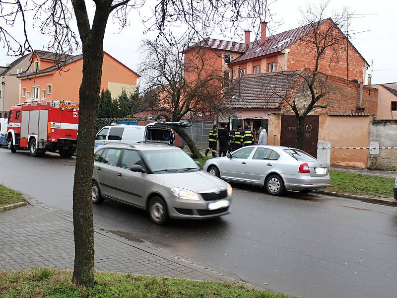 Zásah v Měšťanské ulici v Hodoníně. V domě našli mrtvého člověka.