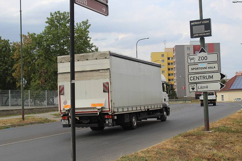 Průtah Hodonína ve směru na Slovensko čekají nákladné opravy.