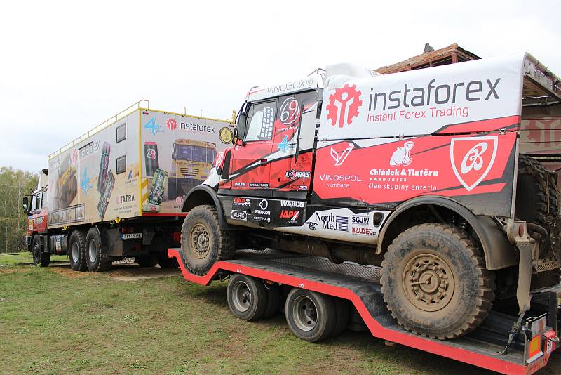 Aleš Loprais se s týmem připravoval na Rallye Dakar 2018 na bývalém vojenském cvičišti Pánov u Hodonína.