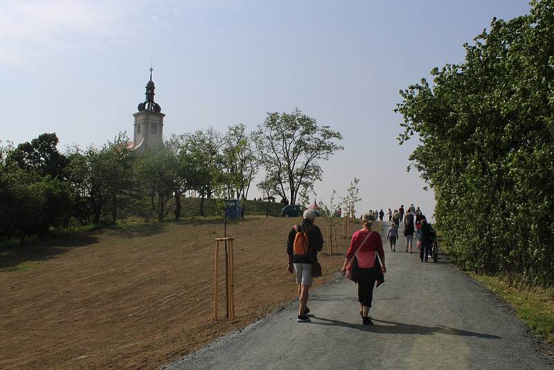 Bzenečtí pokřtili dominantu obce. Kapli svatého Floriána a Šebestiána.