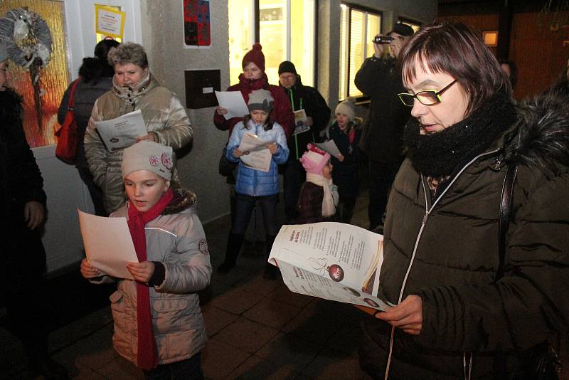 Česko zpívá koledy v Domě dětí a mládeže v Kyjově.