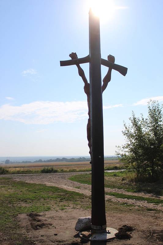 Kříž na Nákle od Františka Zelinky.