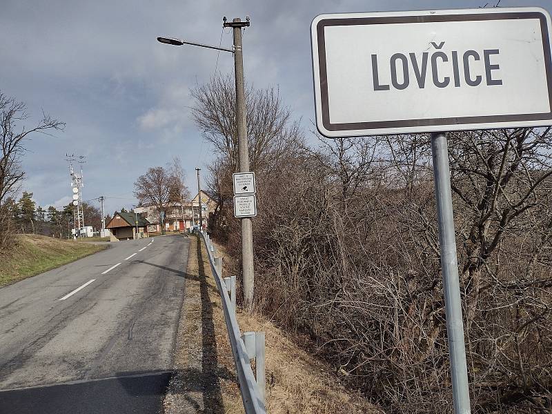 Lovčice, den po střelbě. 