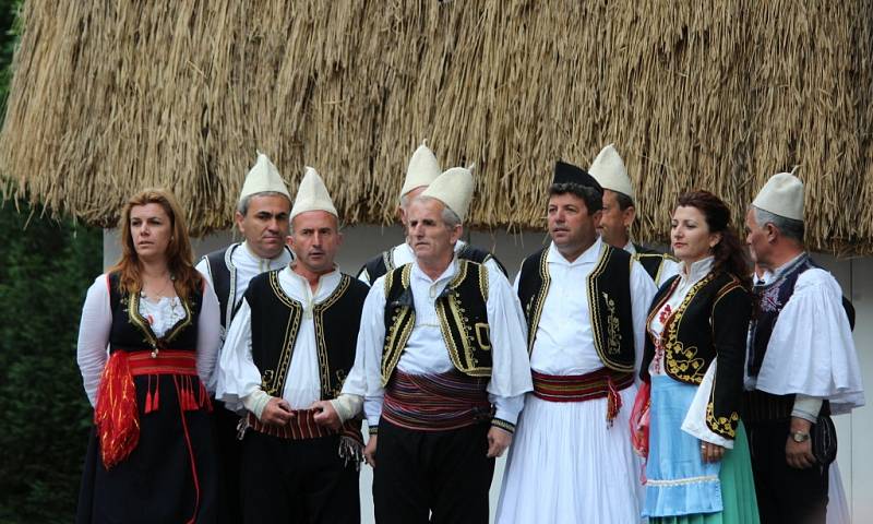 Čtvrtečním programem pro veřejnost odstartovaly zahraniční soubory ze čtyř zemí Mezinárodní folklorní festival Strážnice 2014.