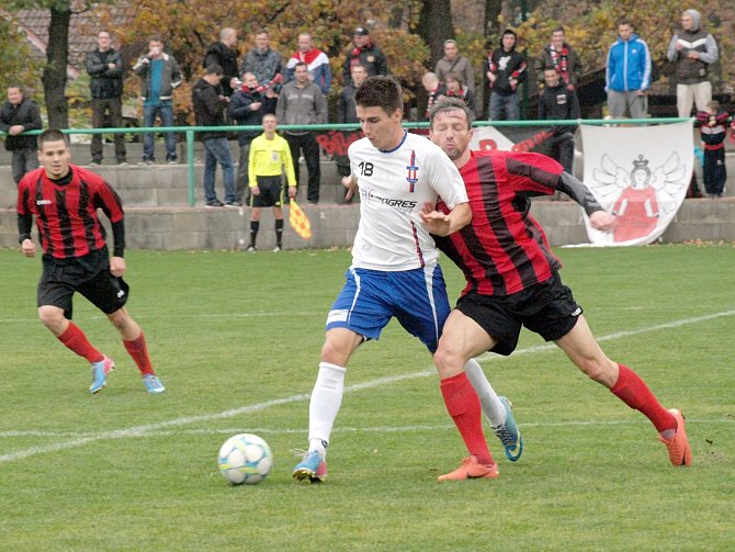 Hodonínský záložník David Šmahaj (vpravo) neproměnil proti Líšni vyloženou šanci.