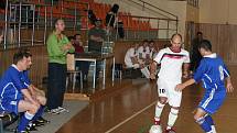 Futsal, okresní přebor: Stamaho Hodonín (v bílém) vs. Terezín