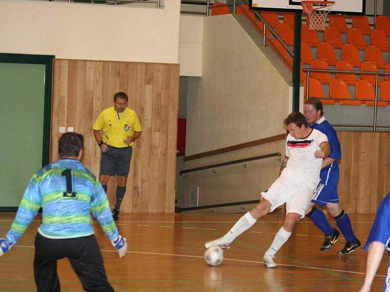 Futsal, okresní přebor: Stamaho Hodonín (v bílém) vs. Terezín