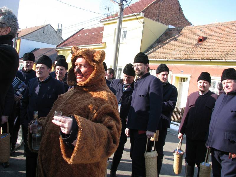 Premiérový Slovácko-Záhorácký fašank v Žeravinách.