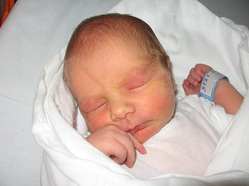 Oliver Horák, 48 cm, 3 kg, 15. 8. 2011, Vracov