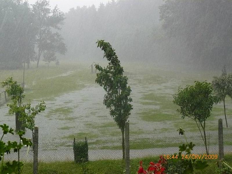 Středeční bouřka ve Tvarožné Lhotě