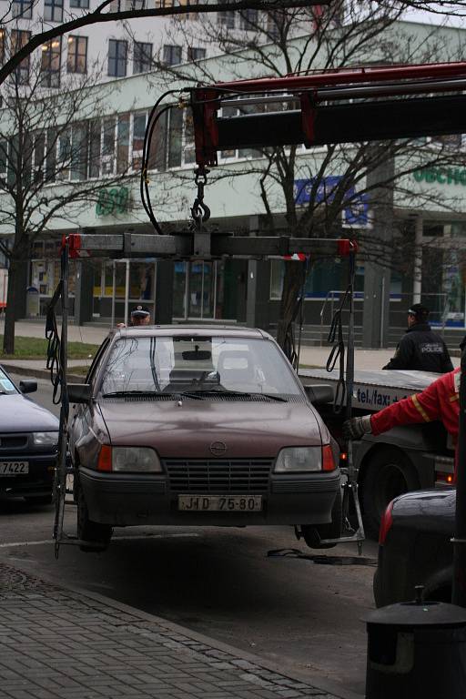 Nepohodlný Opel z Národní třídy zmizel