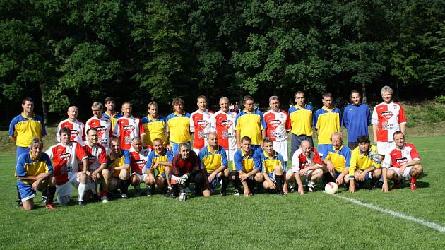 Bývalí hráči Sokola Lipov se utkali v rámci oslav sedmdesáti let se starými pány Slovácké Slávie Uherské Hradiště.