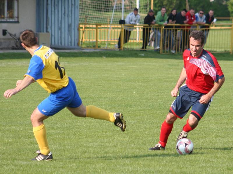 I.B: Milotice (v červeném) vs. Hroznová Lhota