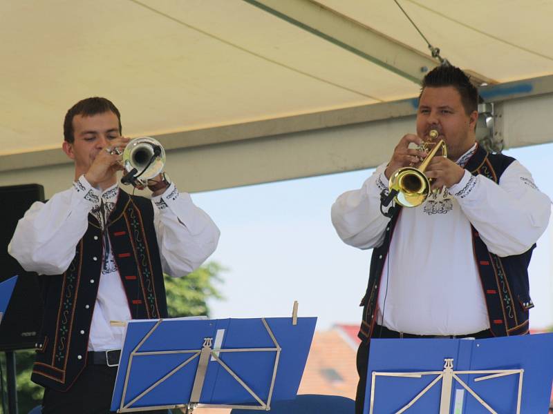 Dvanáct dechových kapel předvedlo na ratíškovickém osmačtyřicátém Mezinárodním festivalu dechových hudeb své umění.