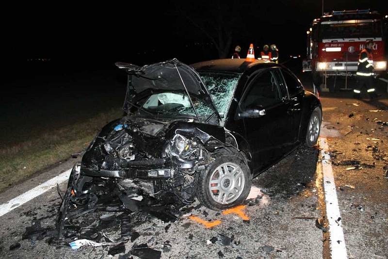 Páteční nehoda, kterou způsobila opilá řidička, si vyžádala dvě zranění. Obě ženy převezla sanitka do brněnské nemocnice.