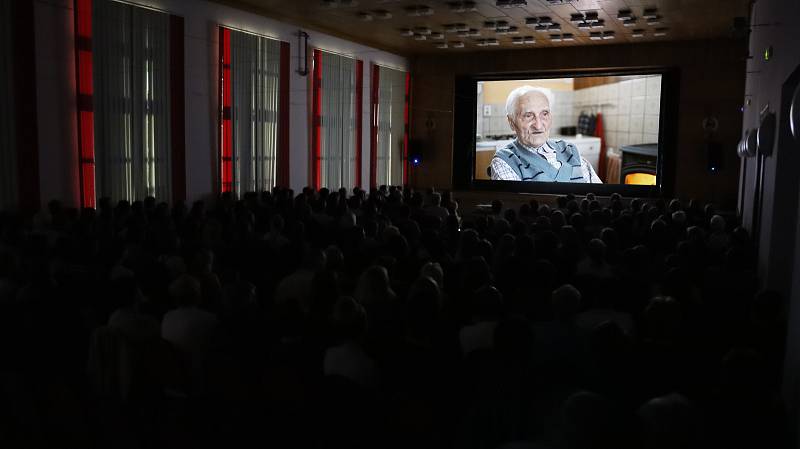 Dokumentární film Hroznová Lhota od Adama Vitovského měl premiéru 26.9.2021 v místním kulturním domě.