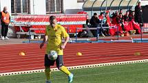 Fotbalisté Hodonína (červeno-černé dresy) ve 21. kole MSFL doma zdolali vedoucí Kroměříž 1:0. Foto: pro Deník/Jaroslav Kolísek