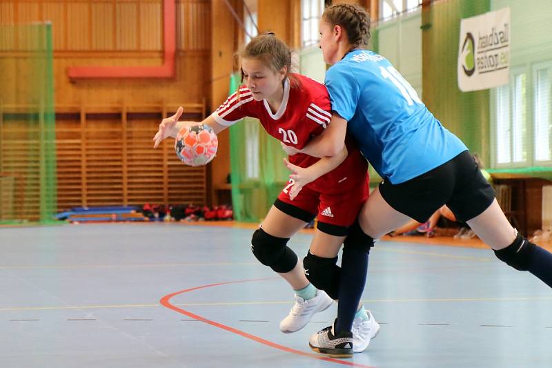 Mladší žákyně Veselí nad Moravou obsadily na letošním Prague Handball Cupu dělené páté až osmé místo. Rozjeté dorostenky zastavil až finalista z Maďarska.