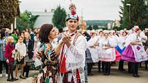 Při hodech v Dolních Bojanovicích měli chlapci i děvčata z místní chasy na starosti zábavu.