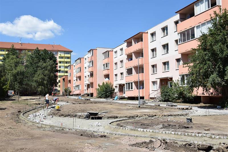 Ulici Vančurovu po čtyřech měsících otevřou pro veřejnost.