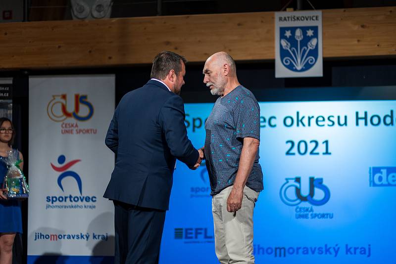 V ratíškovickém Spolkovém domě vyhlásili anketu Sportovec okresu Hodonín za rok 2021.