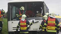 Cvičení hasičských sborů, policie a rychlé záchranné služby ve Strážovicích.