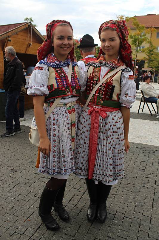 Ve Veselí nad Moravou se konaly Andělské hody. I díky slunečnému počasí si je nenechaly ujít davy návštěvníků.