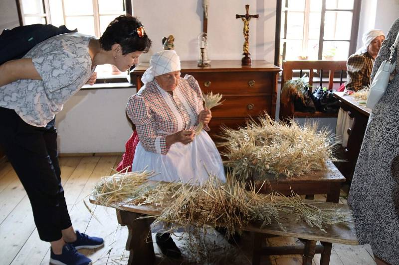 Dožínky ve skanzenu jsou ve Strážnici již tradiční folklorní akcí.