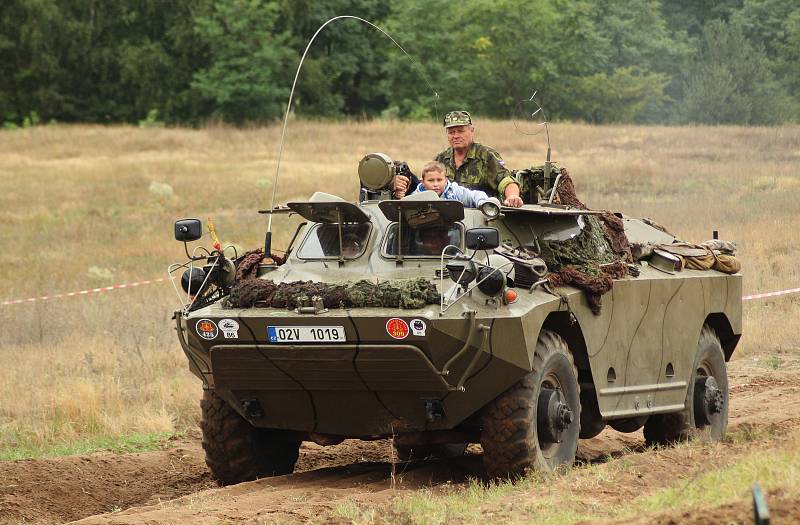 Na Pánově u Hodonína lidé obdivovali vojenskou techniku, výstroj i výzbroj armád.