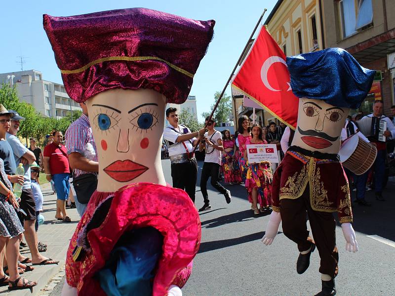 Mezinárodní folklorní festival Strážnice 2017, průvod městem.